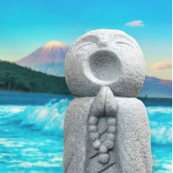 Jizo protecteur des enfants du Japon. Petit moine en prière